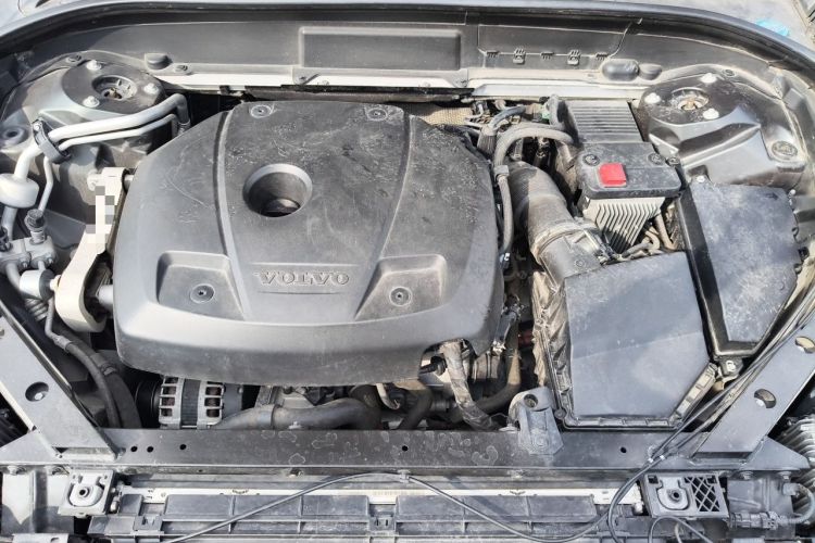Used Volvo XC60 2021 T5 4x4 Smart Luxury Edition Engine Bay