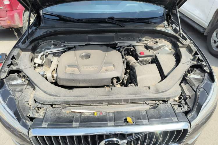 Used Volvo XC60 2021 T5 4x4 Smart Luxury Edition Engine Bay
