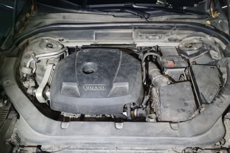 Used Volvo XC60 2021 T5 4x4 Smart Luxury Edition Engine Bay