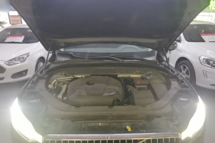 Used Volvo XC60 2021 T5 4x4 Smart Luxury Edition Engine Bay
