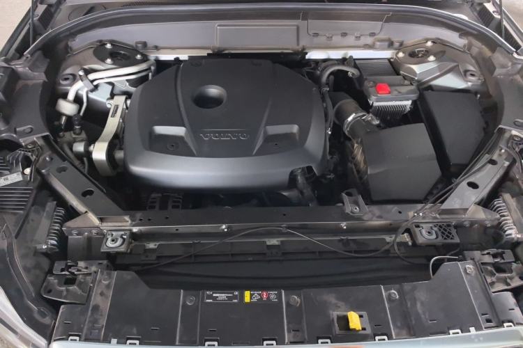 Used Volvo XC60 2021 T5 4x4 Smart Luxury Edition Engine Bay