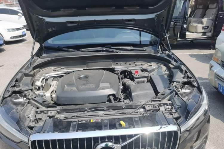 Used Volvo XC60 2021 T5 4x4 Smart Luxury Edition Engine Bay