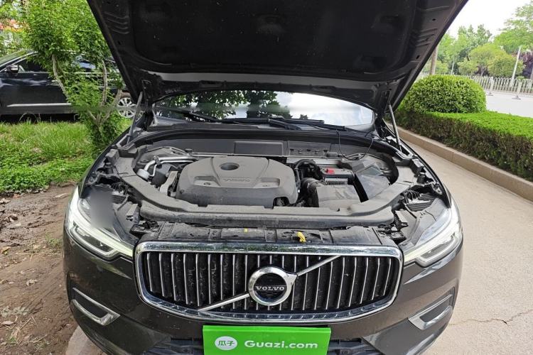 Used Volvo XC60 2021 T5 4x4 Smart Luxury Edition Engine Bay