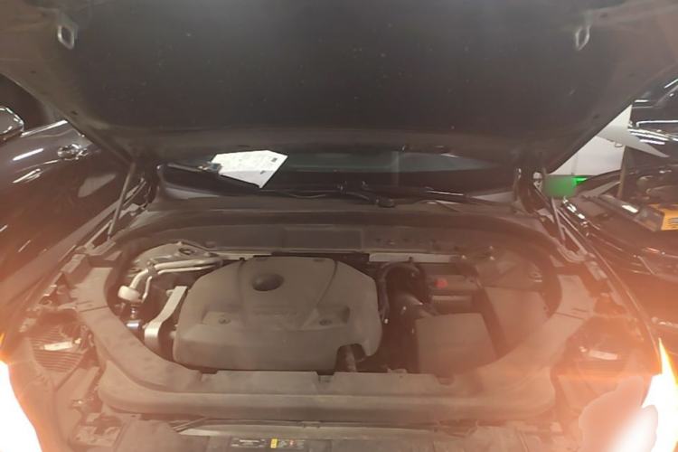 Used Volvo XC60 2021 T5 4x4 Smart Luxury Edition Engine Bay