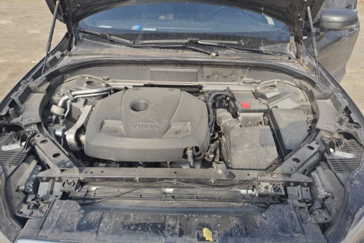 Used Volvo XC60 2021 T5 4x4 Smart Luxury Edition Engine Bay