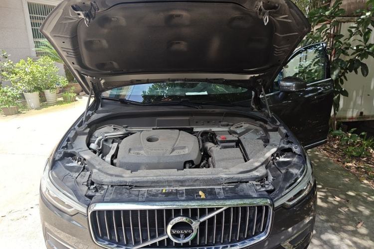 Used Volvo XC60 2021 T5 4x4 Smart Luxury Edition Engine Bay