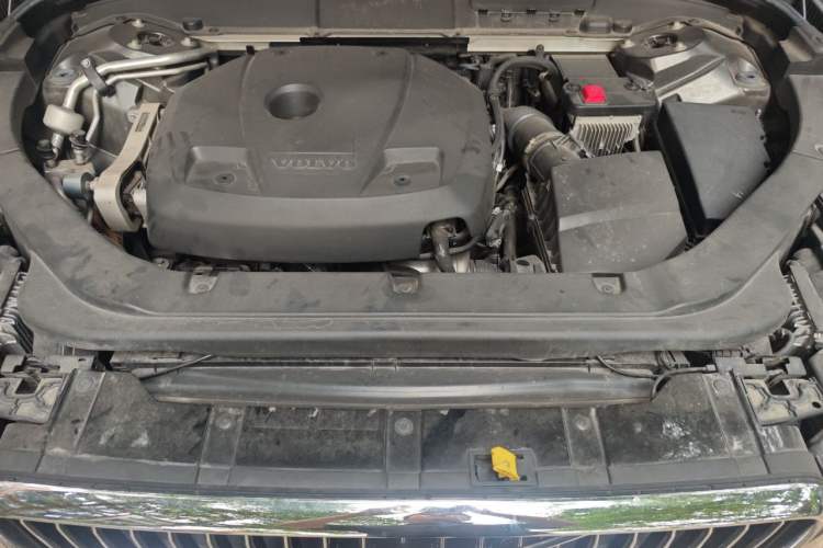 Used Volvo XC60 2021 T5 4x4 Smart Luxury Edition Engine Bay