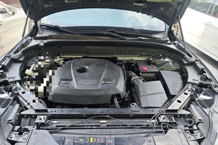 Used Volvo XC60 2021 T5 4x4 Smart Luxury Edition Engine Bay