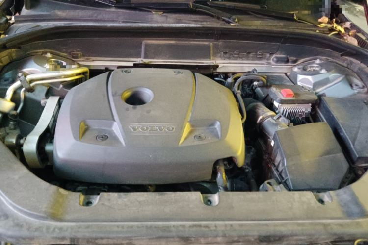 Used Volvo XC60 2021 T5 4x4 Smart Luxury Edition Engine Bay