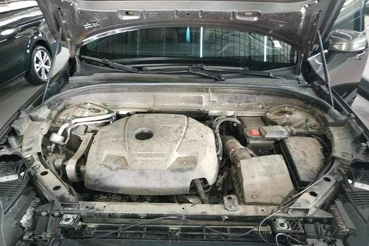 Used Volvo XC60 2021 T5 4x4 Smart Luxury Edition Engine Bay