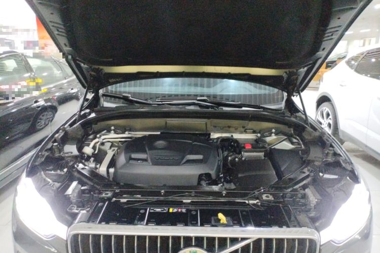 Used Volvo XC60 2021 T5 4x4 Smart Luxury Edition Engine Bay