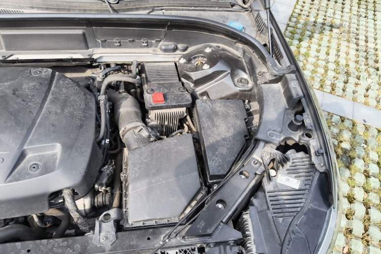 Used Volvo XC60 2021 T5 4x4 Smart Luxury Edition Engine Bay Left