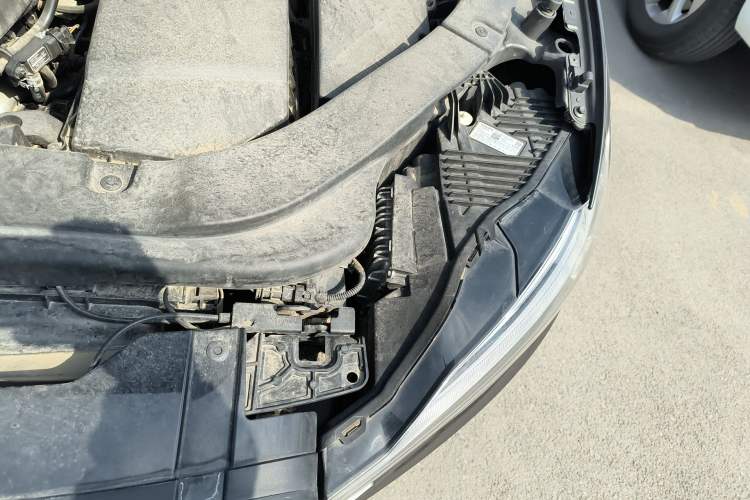 Used Volvo XC60 2021 T5 4x4 Smart Luxury Edition Engine Bay Left