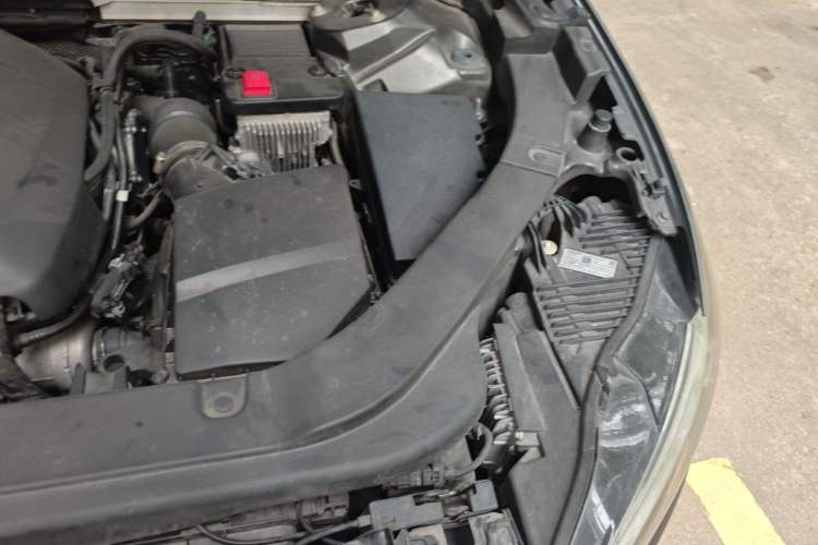 Used Volvo XC60 2021 T5 4x4 Smart Luxury Edition Engine Bay Left