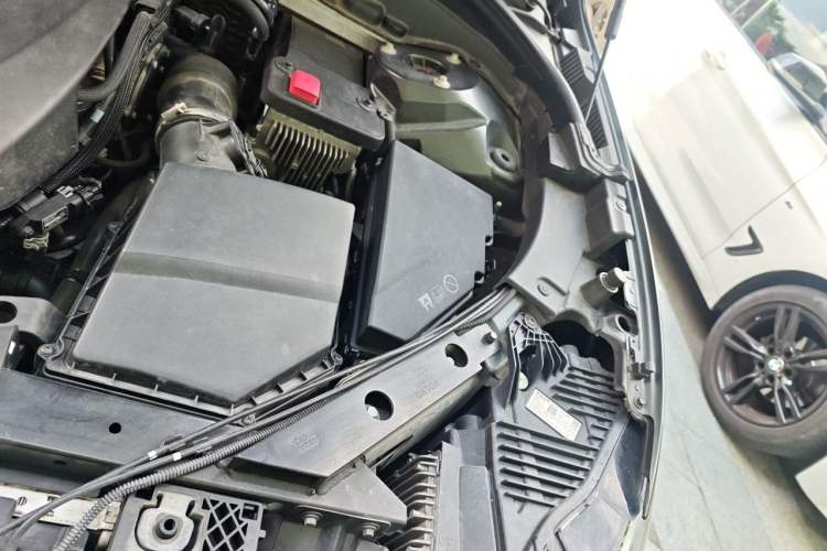 Used Volvo XC60 2021 T5 4x4 Smart Luxury Edition Engine Bay Left