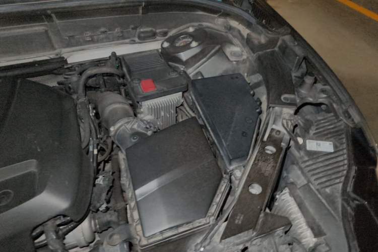 Used Volvo XC60 2021 T5 4x4 Smart Luxury Edition Engine Bay Left