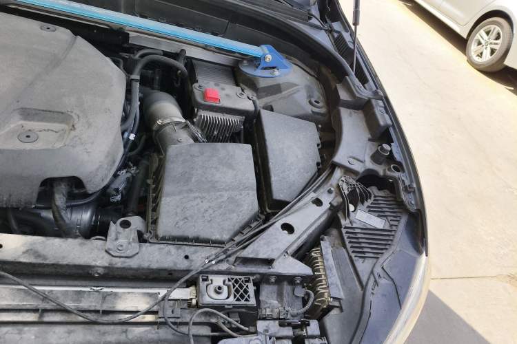 Used Volvo XC60 2021 T5 4x4 Smart Luxury Edition Engine Bay Left