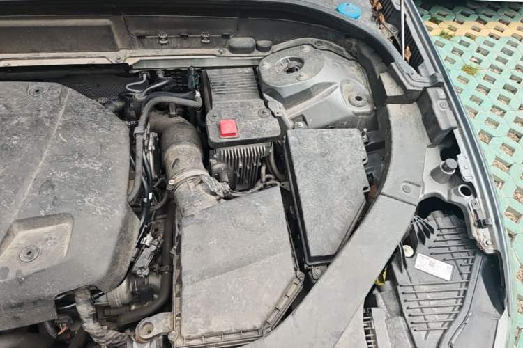 Used Volvo XC60 2021 T5 4x4 Smart Luxury Edition Engine Bay Left