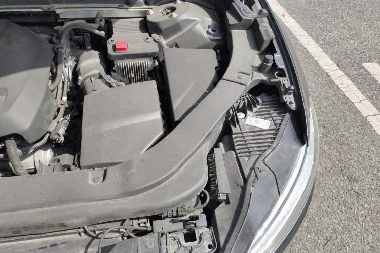 Used Volvo XC60 2021 T5 4x4 Smart Luxury Edition Engine Bay Left