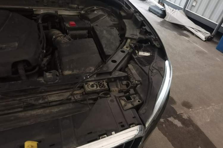 Used Volvo XC60 2021 T5 4x4 Smart Luxury Edition Engine Bay Left