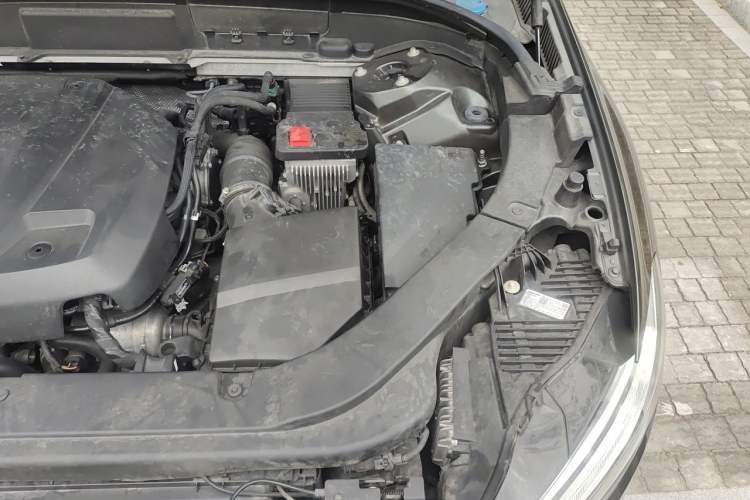 Used Volvo XC60 2021 T5 4x4 Smart Luxury Edition Engine Bay Left