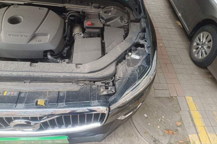 Used Volvo XC60 2021 T5 4x4 Smart Luxury Edition Engine Bay Left