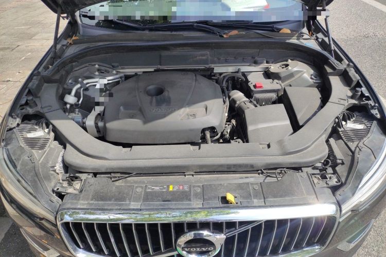 Used Volvo XC60 2021 T5 4x4 Smart Luxury Edition Engine Bay