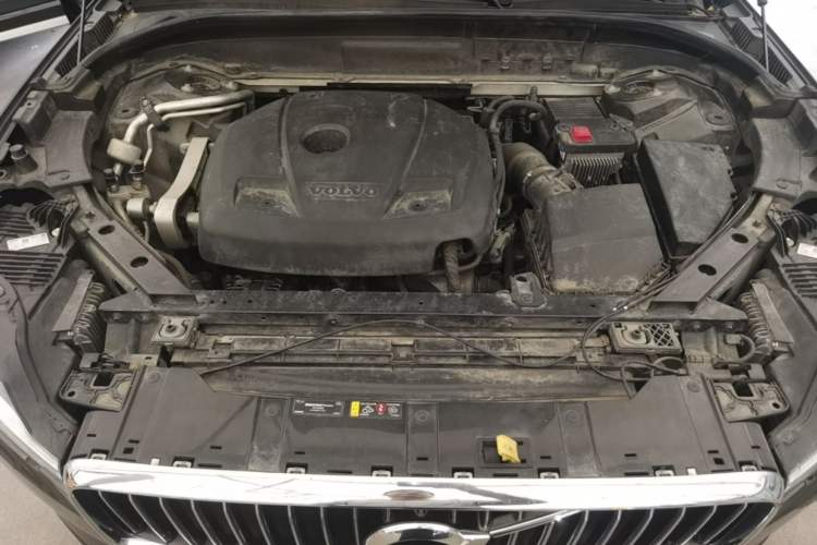 Used Volvo XC60 2021 T5 4x4 Smart Luxury Edition Engine Bay