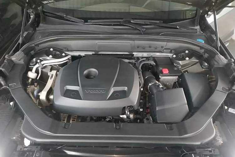 Used Volvo XC60 2021 T5 4x4 Zhiya Luxury Edition Engine Bay