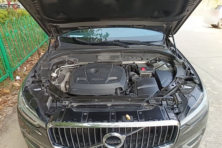 Used Volvo XC60 2021 T5 4x4 Smart Luxury Edition Engine Bay