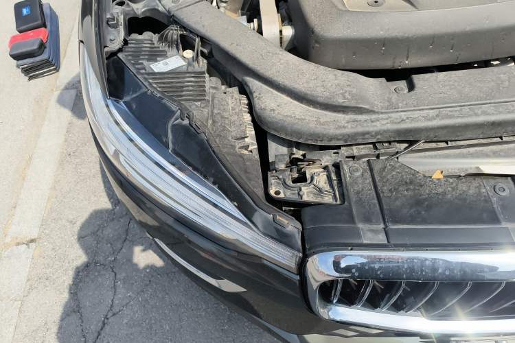 Used Volvo XC60 2021 T5 4x4 Smart Luxury Edition Engine Bay Right