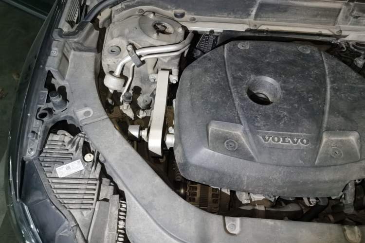 Used Volvo XC60 2021 T5 4x4 Smart Luxury Edition Engine Bay Right