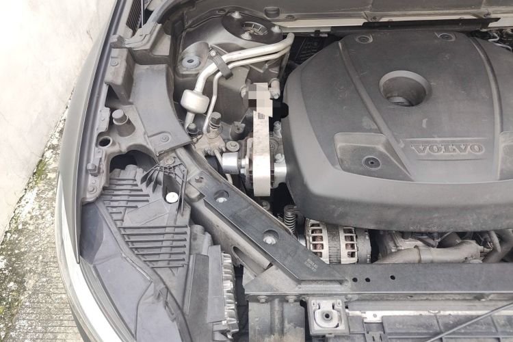 Used Volvo XC60 2021 T5 4x4 Smart Luxury Edition Engine Bay Right
