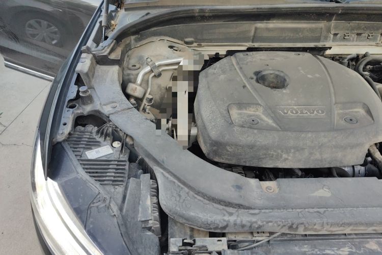 Used Volvo XC60 2021 T5 4x4 Smart Luxury Edition Engine Bay Right