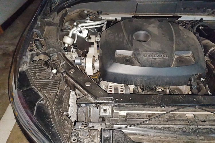 Used Volvo XC60 2021 T5 4x4 Smart Luxury Edition Engine Bay Right