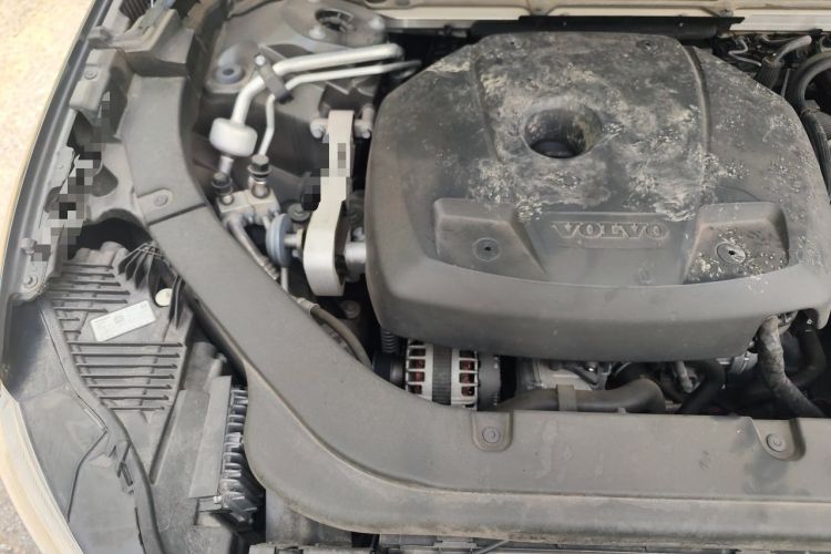 Used Volvo XC60 2021 T5 4x4 Smart Luxury Edition Engine Bay Right
