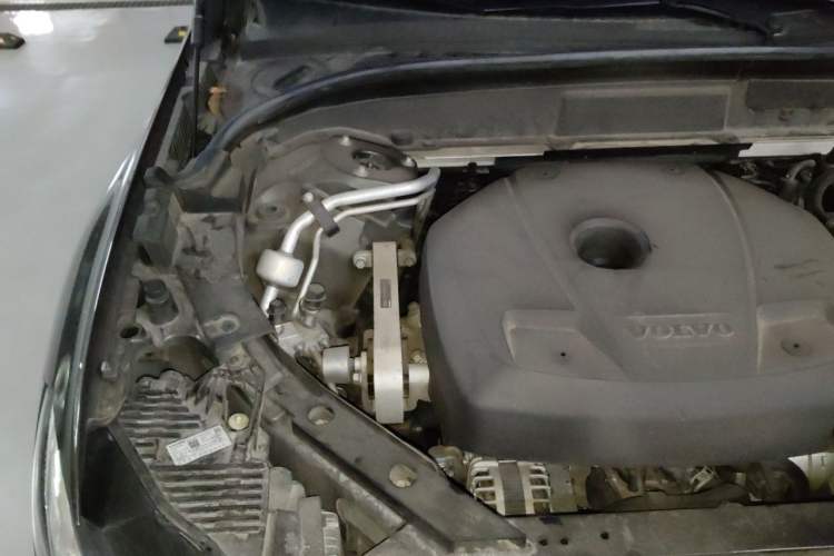 Used Volvo XC60 2021 T5 4x4 Smart Luxury Edition Engine Bay Right