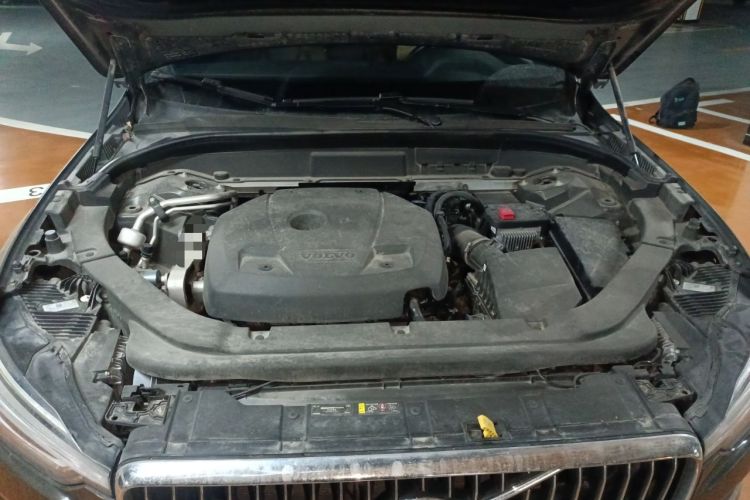 Used Volvo XC60 2021 T5 4x4 Smart Luxury Edition Engine Bay