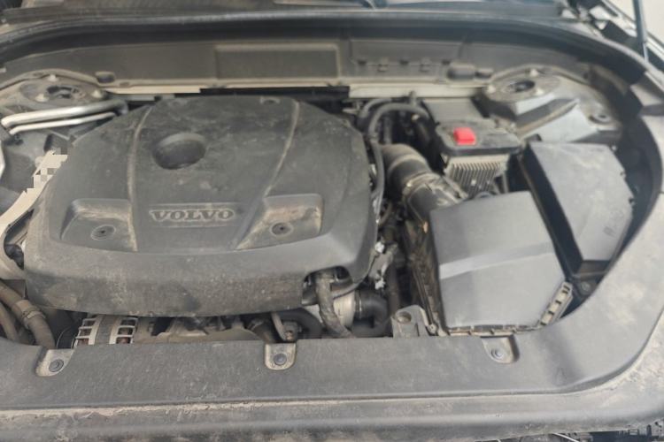 Used Volvo XC60 2021 T5 4x4 Smart Luxury Edition Engine Bay