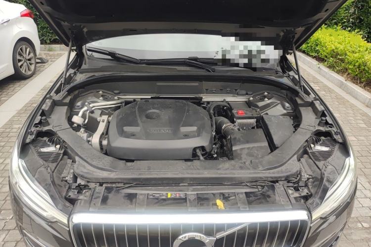 Used Volvo XC60 2021 T5 4x4 Smart Luxury Edition Engine Bay
