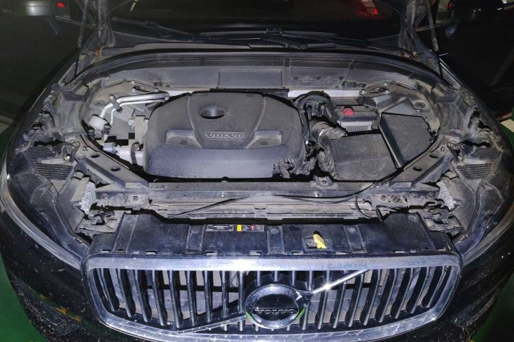 Used Volvo XC60 2021 T5 4x4 Smart Luxury Edition Engine Bay