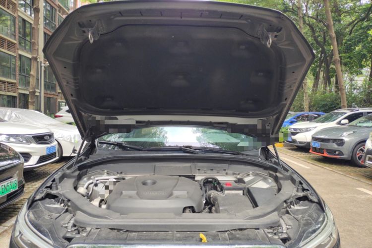 Used Volvo XC60 2021 T5 4x4 Smart Luxury Edition Engine Bay