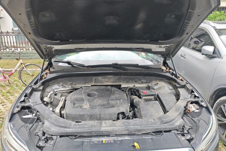 Used Volvo XC60 2021 T5 4x4 Smart Luxury Edition Engine Bay