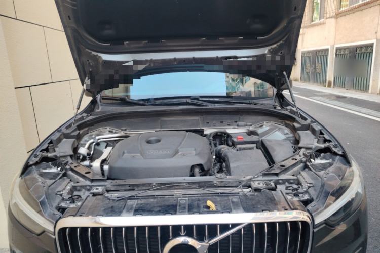 Used Volvo XC60 2021 T5 4x4 Smart Luxury Edition Engine Bay