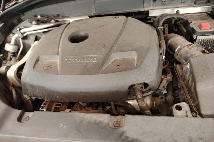 Used Volvo XC60 2021 T5 4x4 Smart Luxury Edition Engine Bay