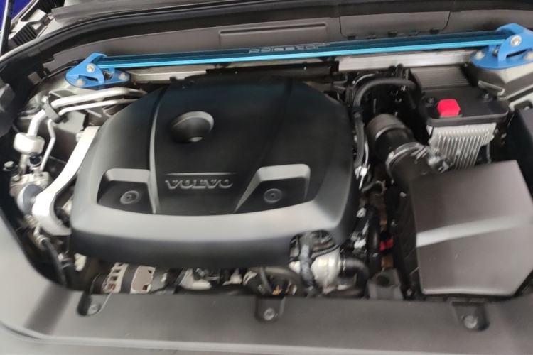 Used Volvo XC60 2021 T5 4x4 Smart Luxury Edition Engine Bay