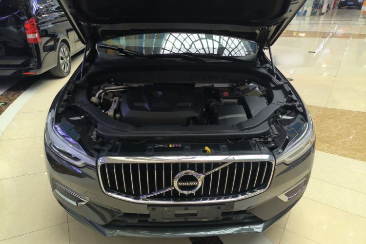 Used Volvo XC60 2021 T5 4x4 Smart Luxury Edition Engine Bay