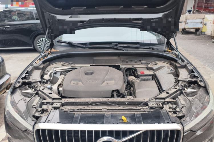 Used Volvo XC60 2021 T5 4x4 Smart Luxury Edition Engine Bay