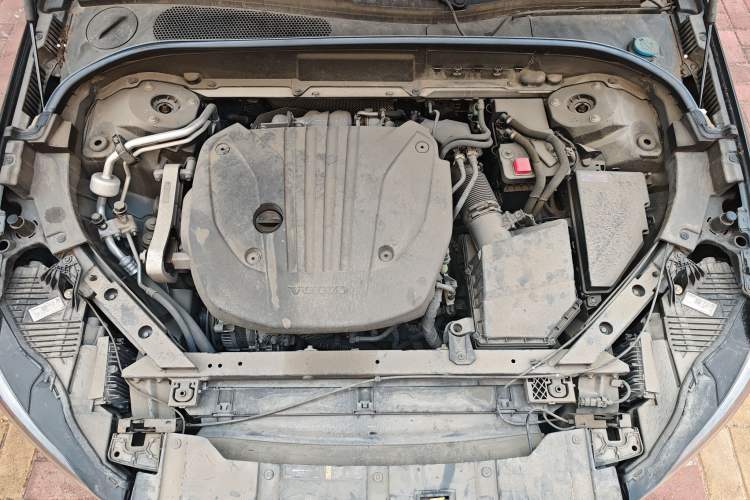 Used Volvo XC60 2021 T5 4x4 Smart Luxury Edition Engine Bay