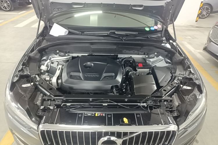 Used Volvo XC60 2021 T5 4x4 Smart Luxury Edition Engine Bay